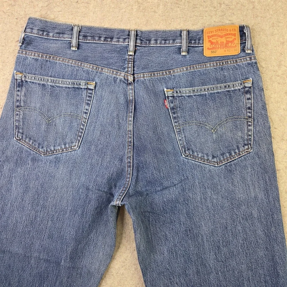 Levis 550 Jeans Mens 42x30 Light Wash Blue Relaxed‎ Tapered Denim Casual